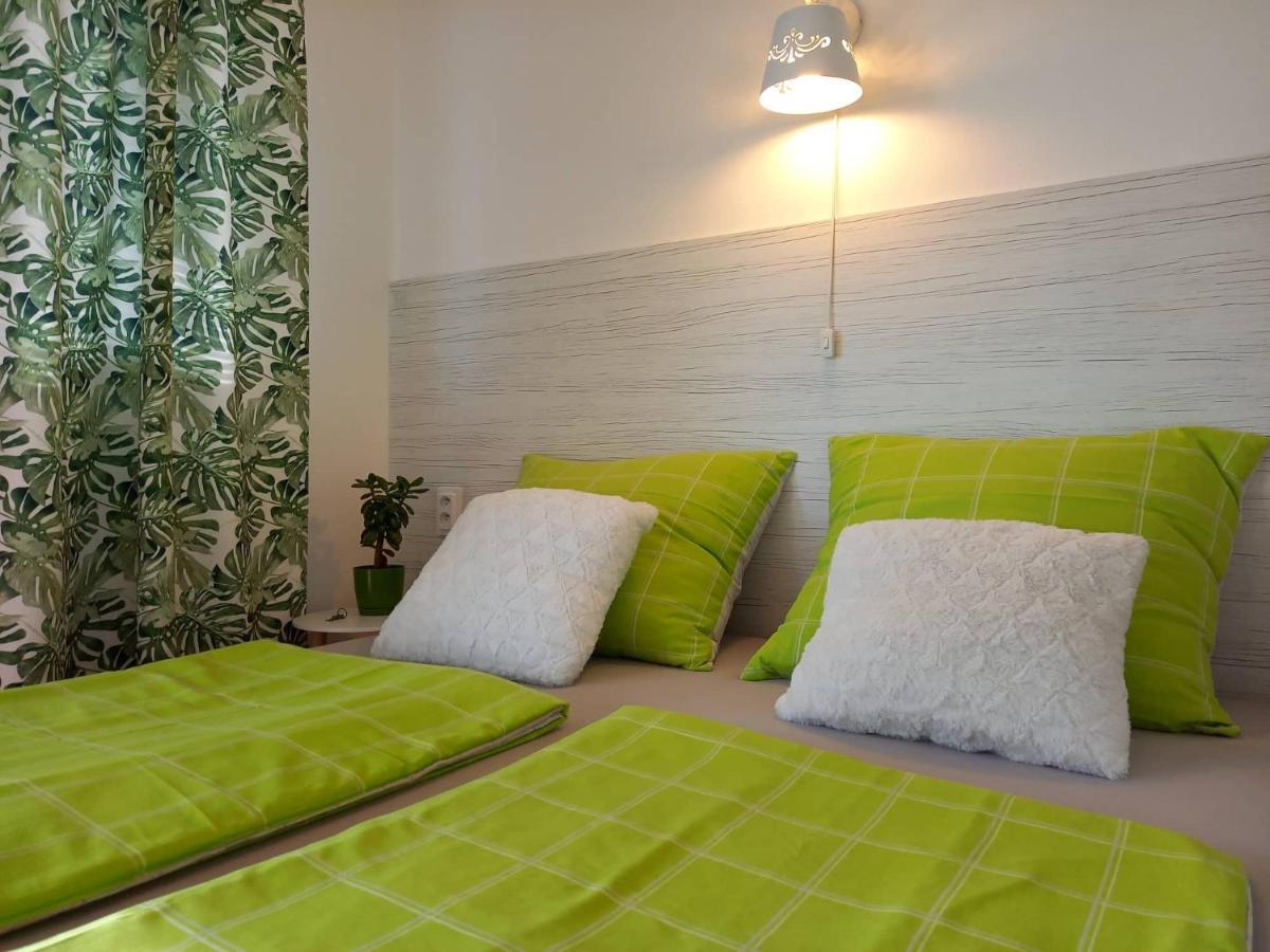 Afrodita Hotel Štúrovo Bagian luar foto