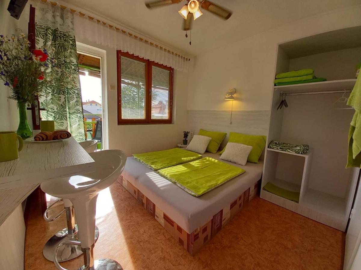 Afrodita Hotel Štúrovo Bagian luar foto