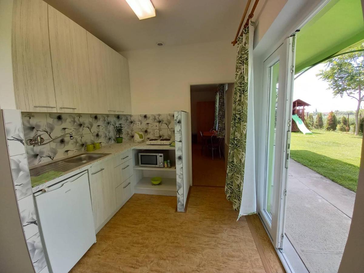 Afrodita Hotel Štúrovo Bagian luar foto