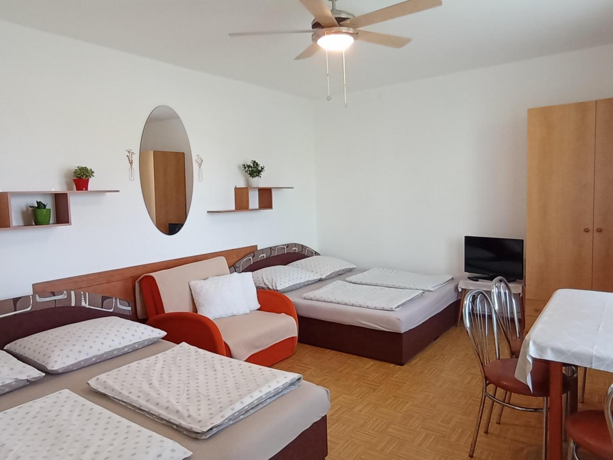 Afrodita Hotel Štúrovo Bagian luar foto