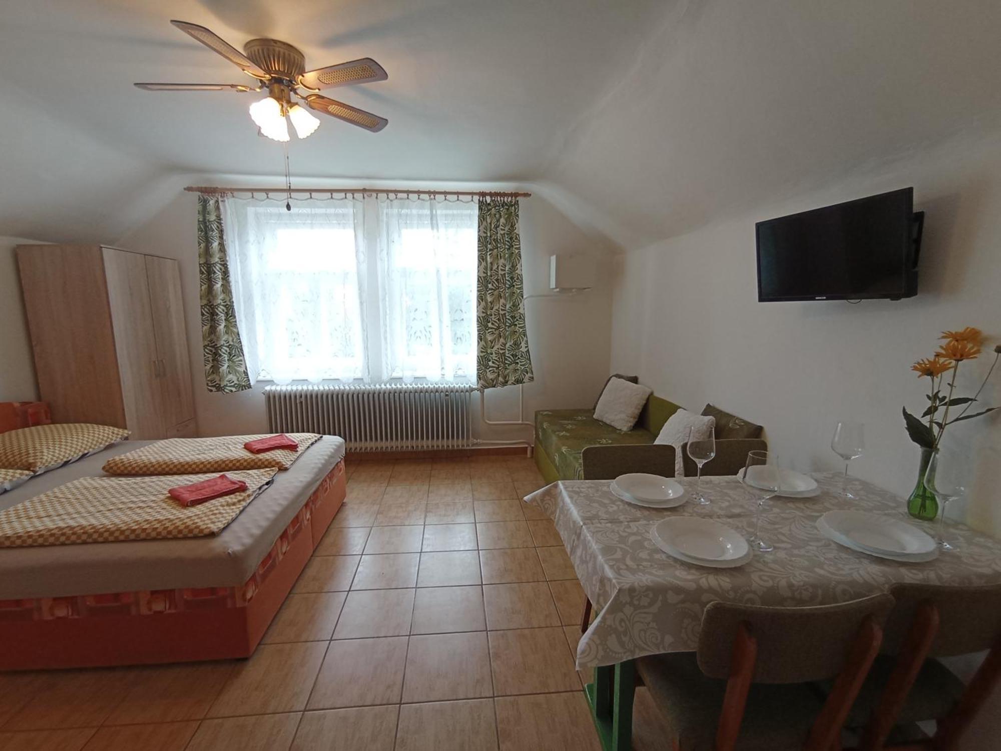 Afrodita Hotel Štúrovo Bagian luar foto