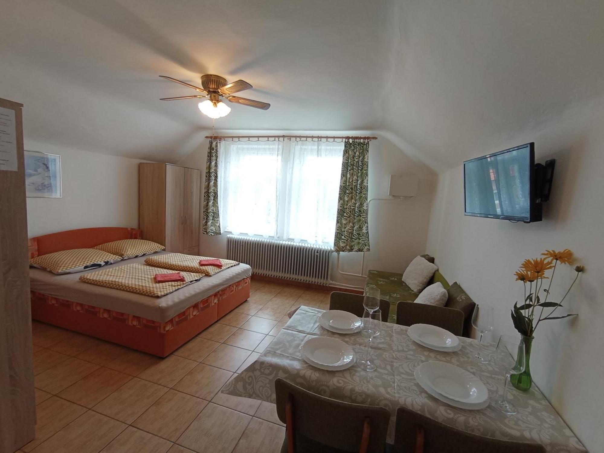 Afrodita Hotel Štúrovo Bagian luar foto