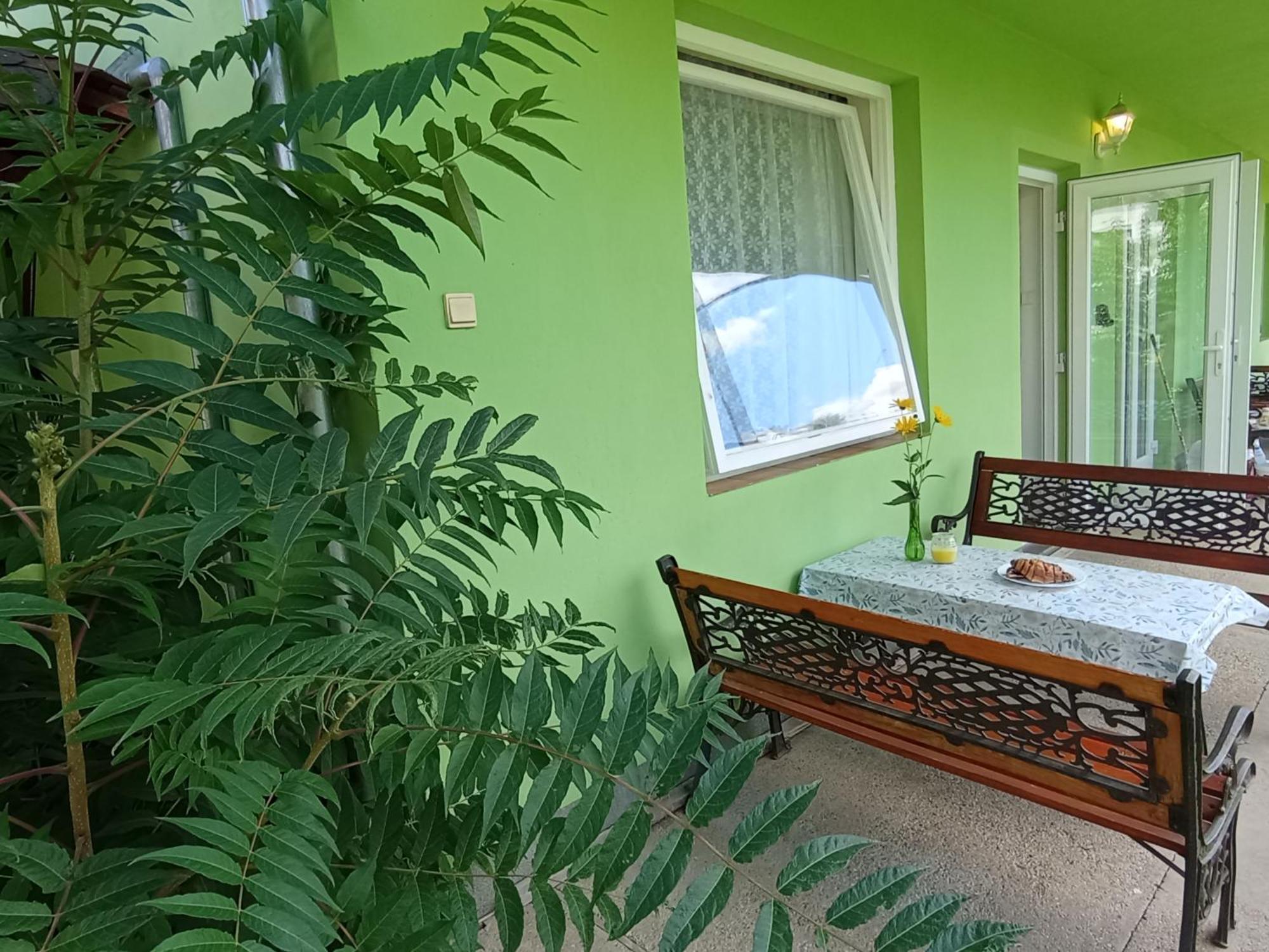 Afrodita Hotel Štúrovo Bagian luar foto