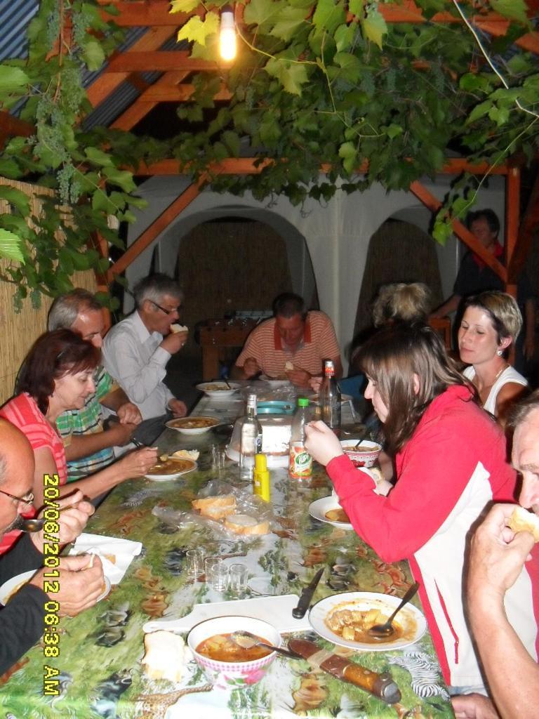 Afrodita Hotel Štúrovo Bagian luar foto