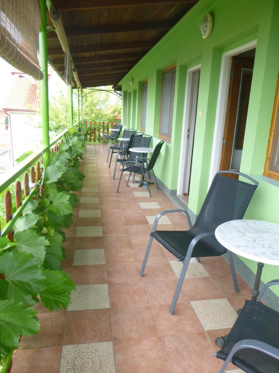 Afrodita Hotel Štúrovo Bagian luar foto